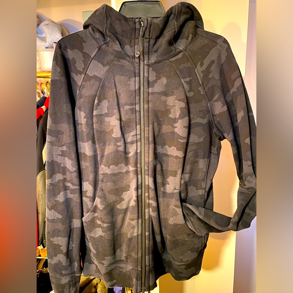 Black Camouflage Lululemon scuba full zip jacket